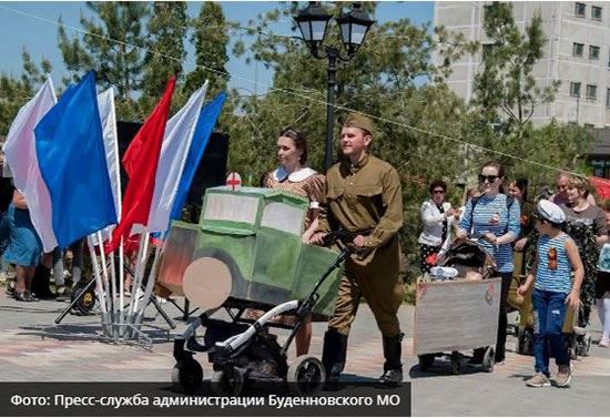 На Ставрополье показали танки, самолеты и корабли из детских колясок