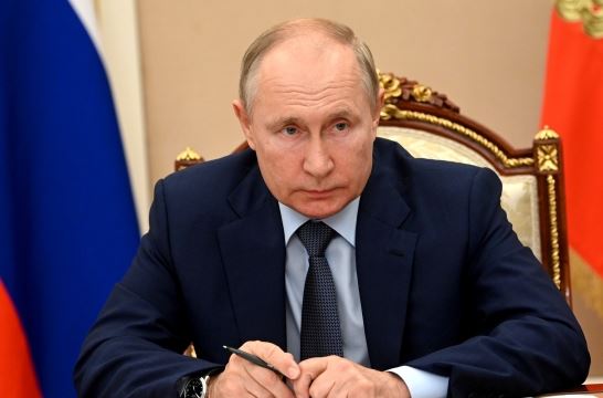 Владимир Путин призвал довести до конца программу по строительству яслей для детей до трех лет